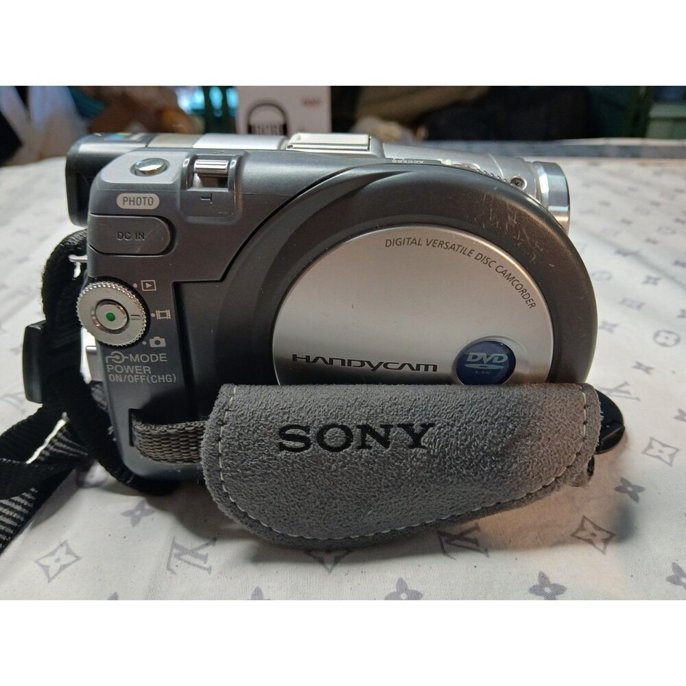 Sony Handycam DCR-DVD201 Camcorder